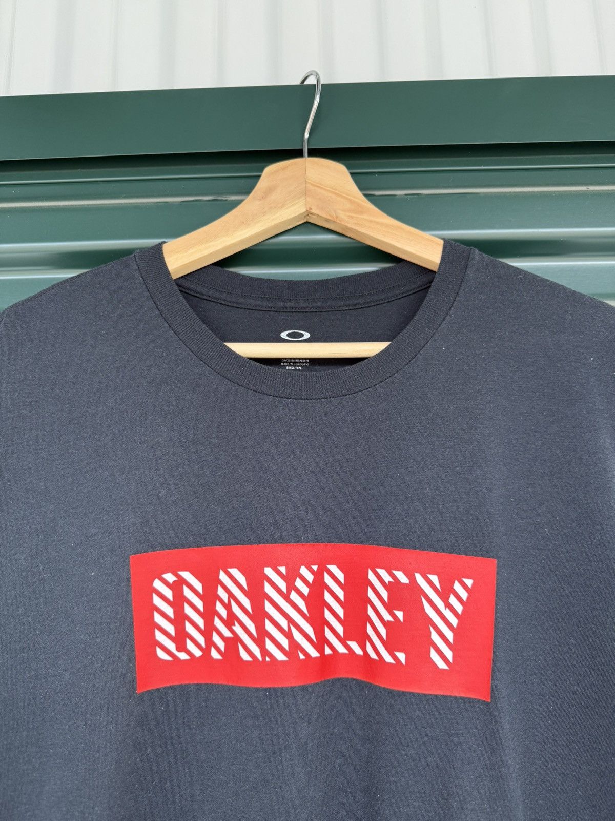 Oakley × Vintage Vintage Oakley Box Logo T Shirt Size US L / EU 52-54 / 3 - 3 Thumbnail
