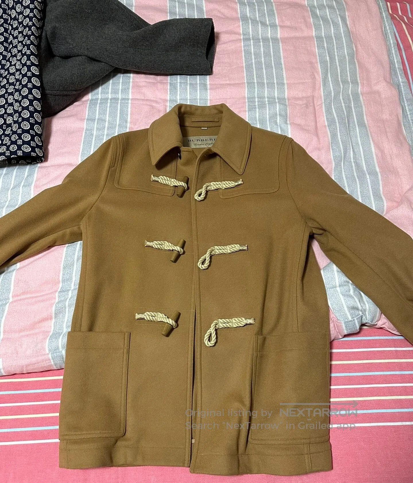 Burberry Burberry Cashmere Coat with Toggle Closure. Size US M / EU 48-50 / 2 - 2 Thumbnail