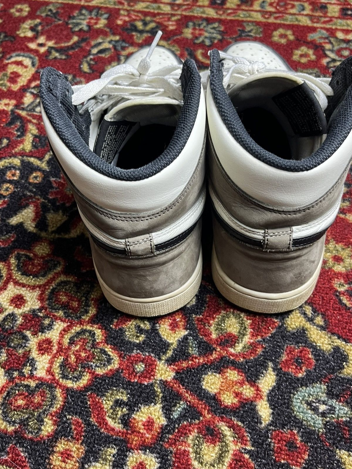Nike Jordan 1 High Mochas Size US 11 / EU 44 - 3 Thumbnail