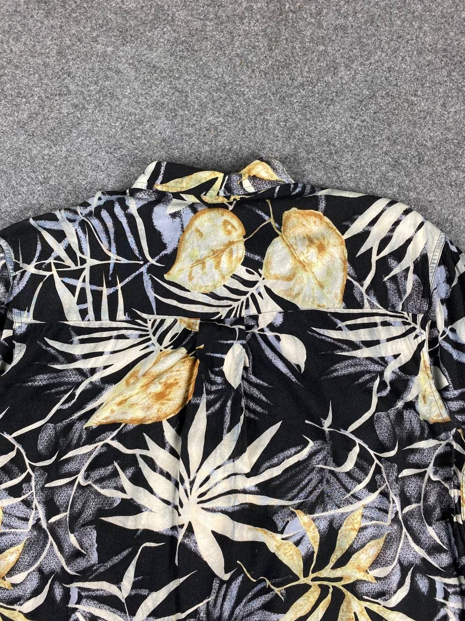 Vintage vintage 100 rayon hawaiian shirt very nice design Size US M / EU 48-50 / 2 - 11 Thumbnail