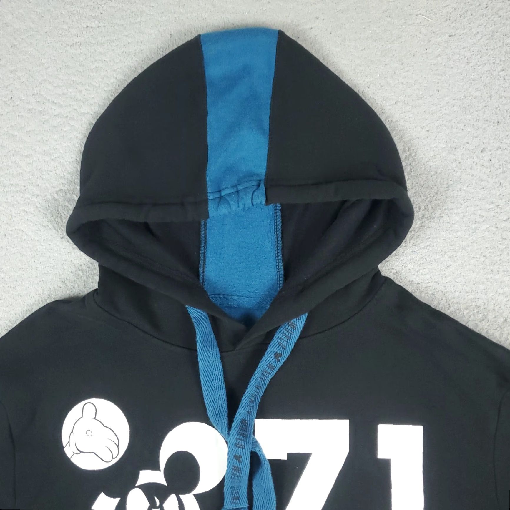 Disney VINTAGE Disney Mickey Mouse Pullover Hoodie Men Small Black Fleece Sweatshirt Logo Classic Size US S / EU 44-46 / 1 - 2 Thumbnail