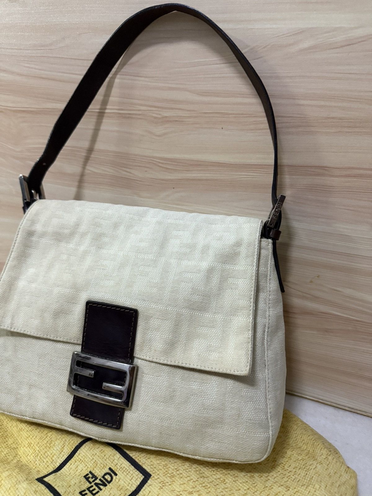 Fendi Fendi Zucca Canvas Mamma Baguette shoulder bag in a beige Size ONE SIZE - 2 Thumbnail