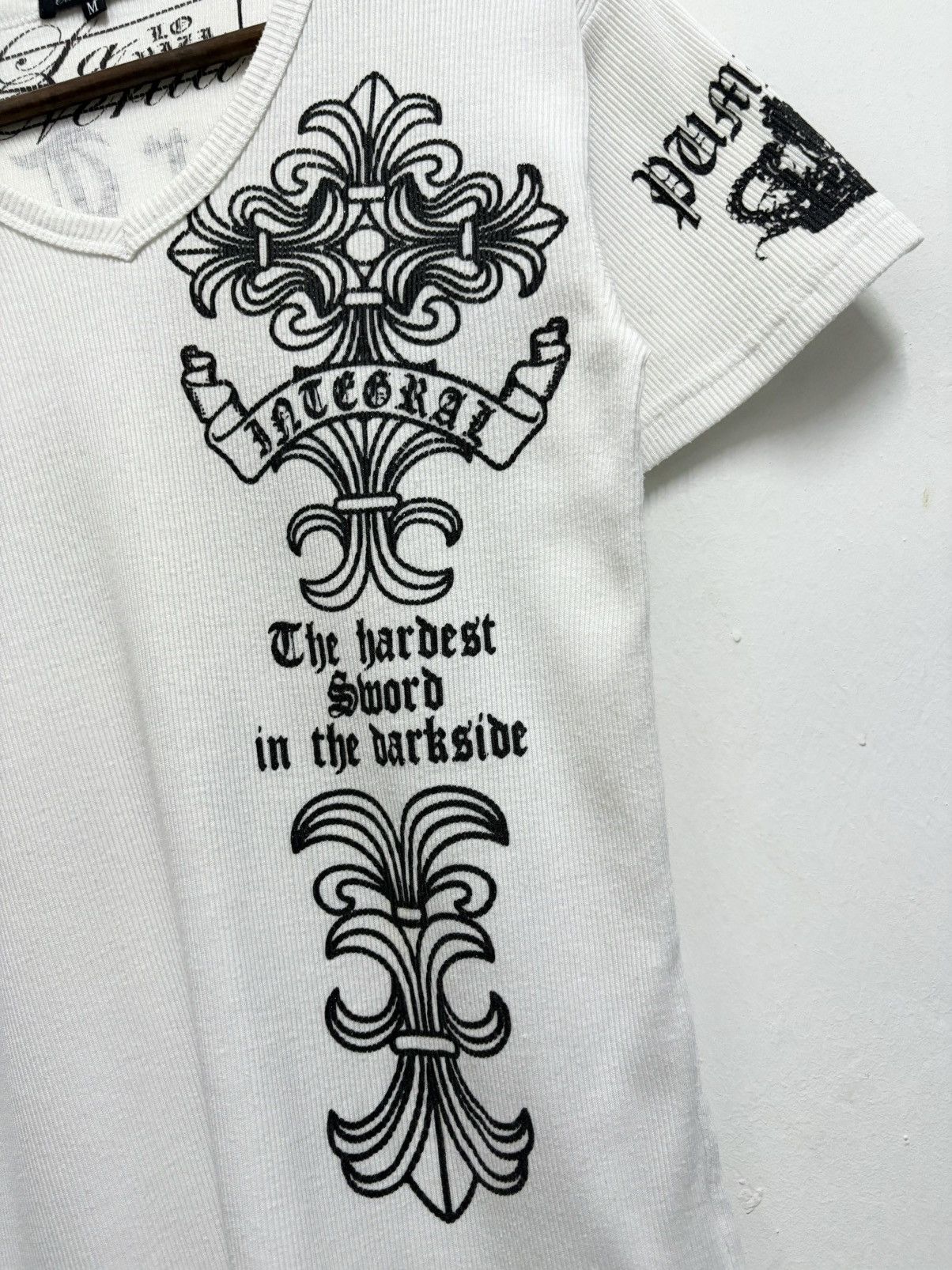Le Grande Bleu (L.G.B.) 2000’s Clash Ahead - Silver Tribal / Chrome Heart T-Shirt Size US S / EU 44-46 / 1 - 5 Thumbnail