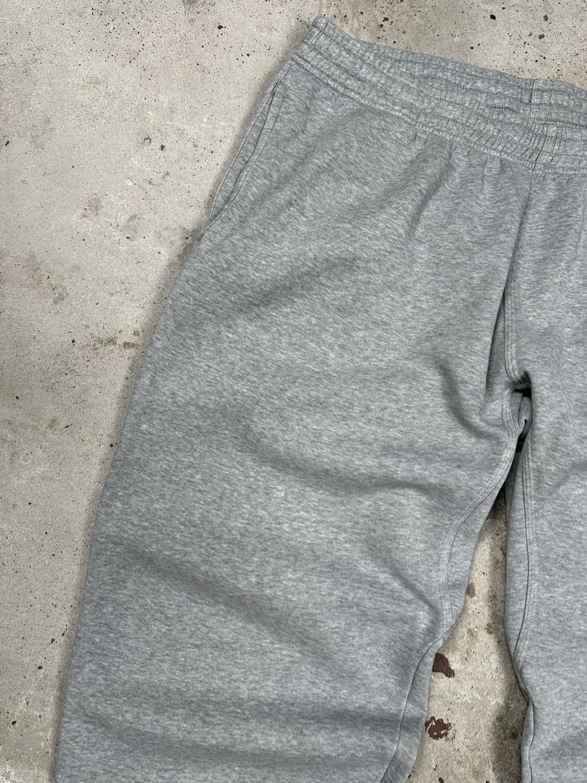 Nike Vintage Y2K Nike Baggy Grey Sweatpants Loose Swoosh rare Size US 38 / EU 54 - 10 Thumbnail