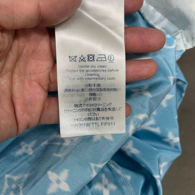 Louis Vuitton Louis Vuitton Blue jogging pants with full logo pants Size US 36 / EU 52 - 6 Thumbnail