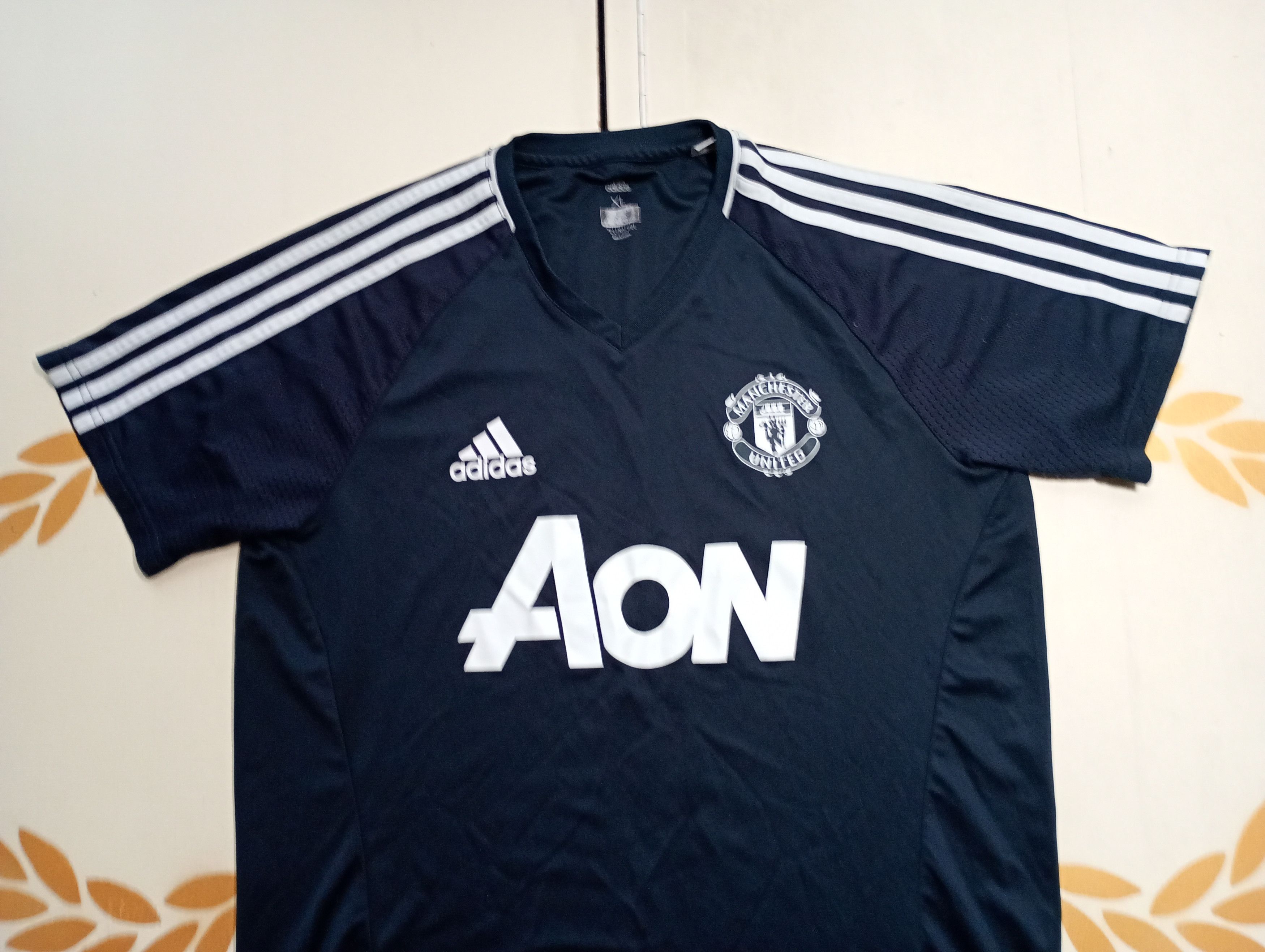 Adidas Adidas Manchester United Training Jersey 2017-2018 Size US XL / EU 56 / 4 - 4 Thumbnail