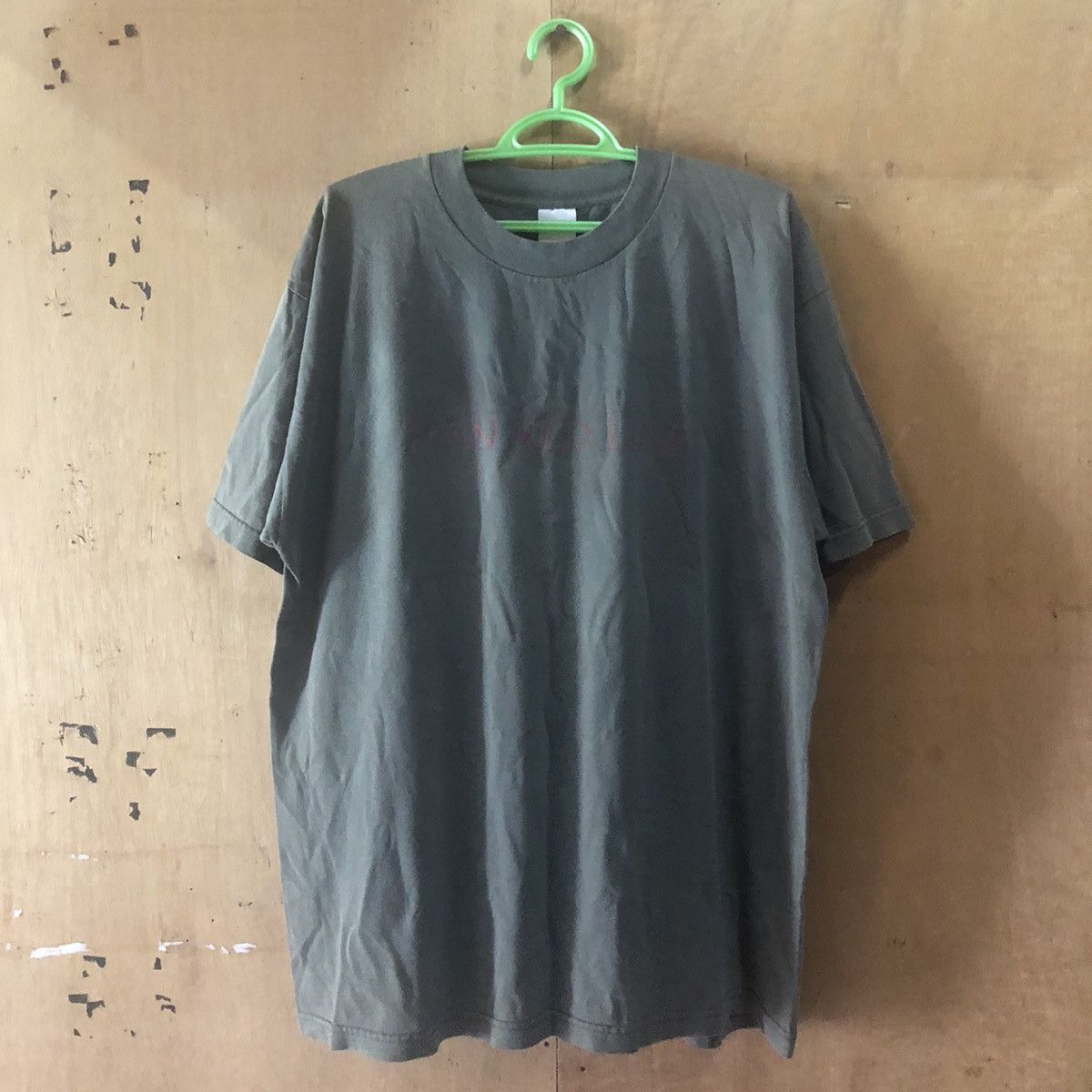 Vintage The Thin Red Line Vintage 90's Movie War Action Spellout Tee Size US XL / EU 56 / 4 - 1 Thumbnail