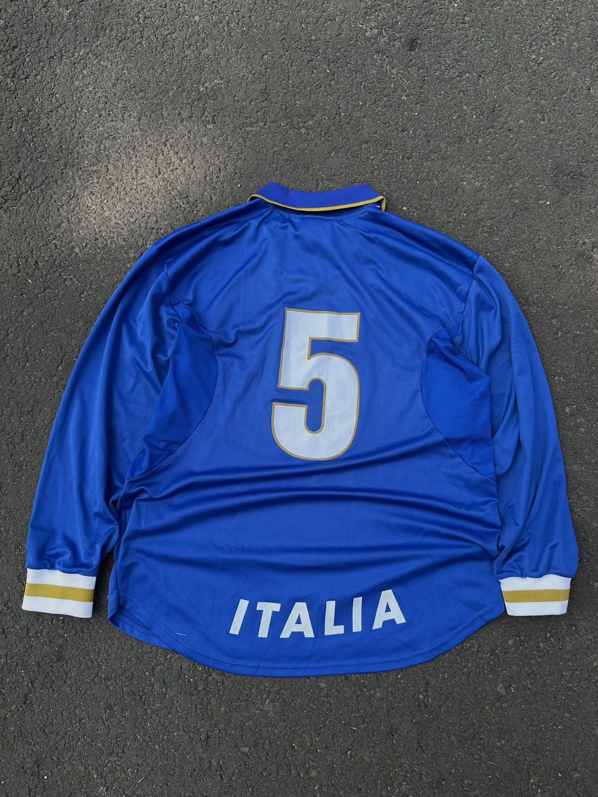 Vintage Vintage Jersey Nike Italy 96-97 #5 Alessandro Costacurta Size US XXL / EU 58 / 5 - 8 Thumbnail