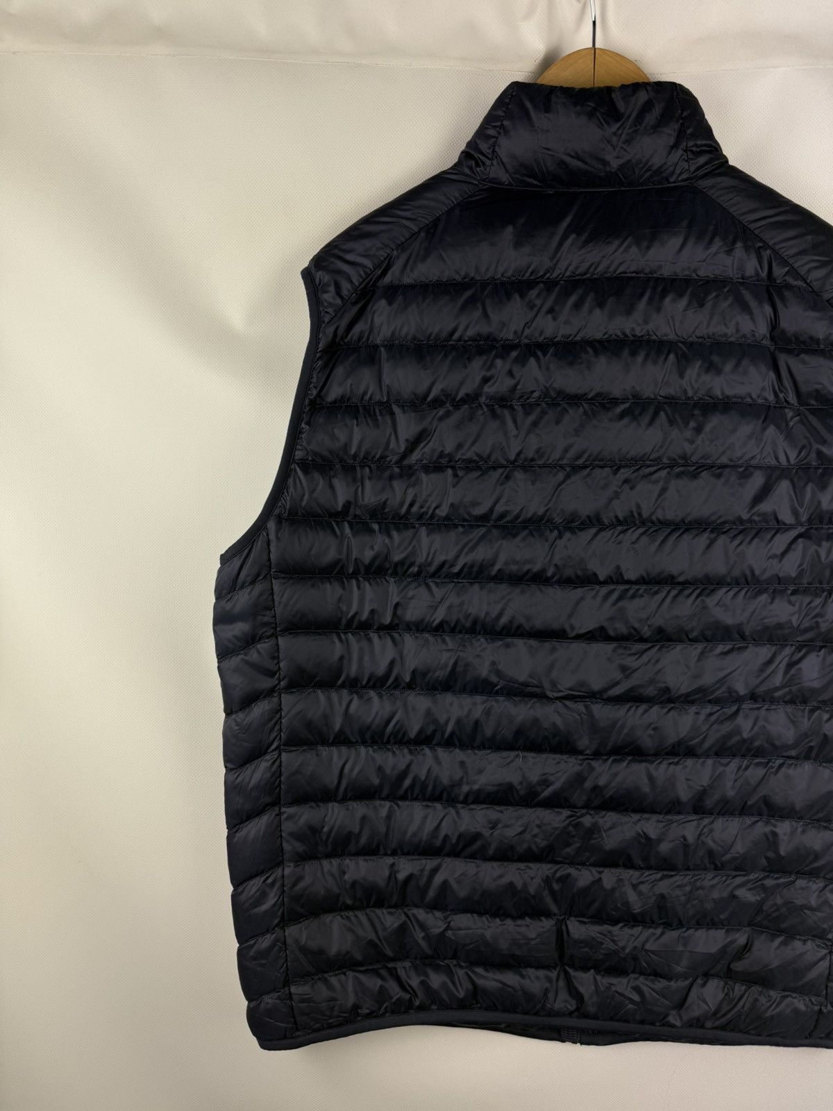 Uniqlo Uniqlo Men’s Micro Yarn Down Sleeveless Vest Jacket Size XL Size US XL / EU 56 / 4 - 11 Thumbnail