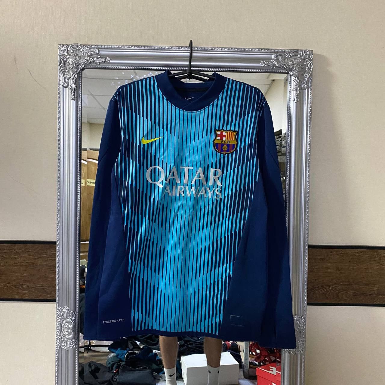 Nike Rare vintage Nike Barcelona sweatshirt y2k Size US M / EU 48-50 / 2 - 1 Thumbnail