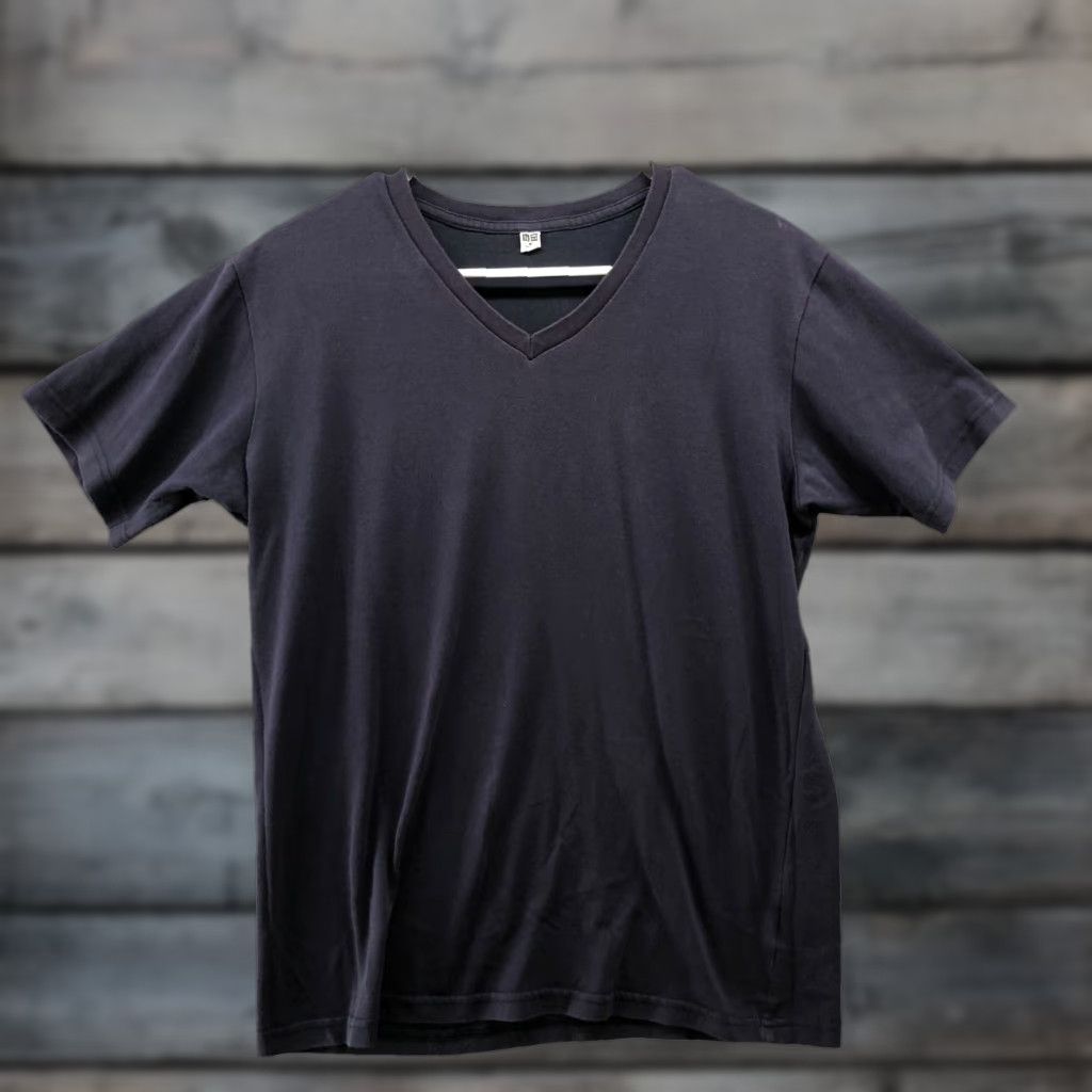 Uniqlo Uniqlo T-Shirt Mens M Navy Blue Cotton Polyester Dry V-Neck Short Sleeve Regular Shirt Men Size US M / EU 48-50 / 2 - 1 Thumbnail
