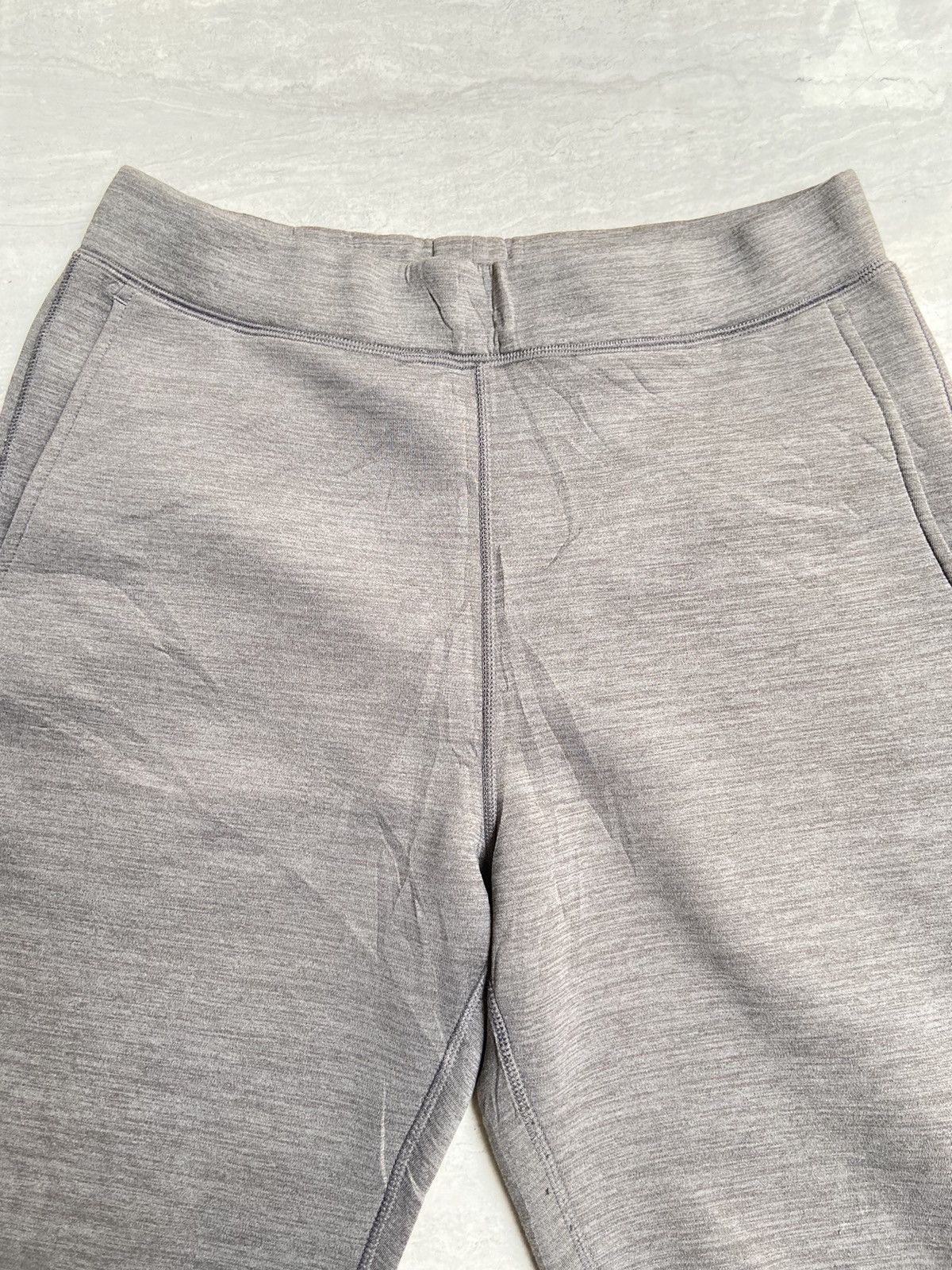 Uniqlo UNIQLO Grey Joggers Pants Size US 30 / EU 46 - 8 Thumbnail