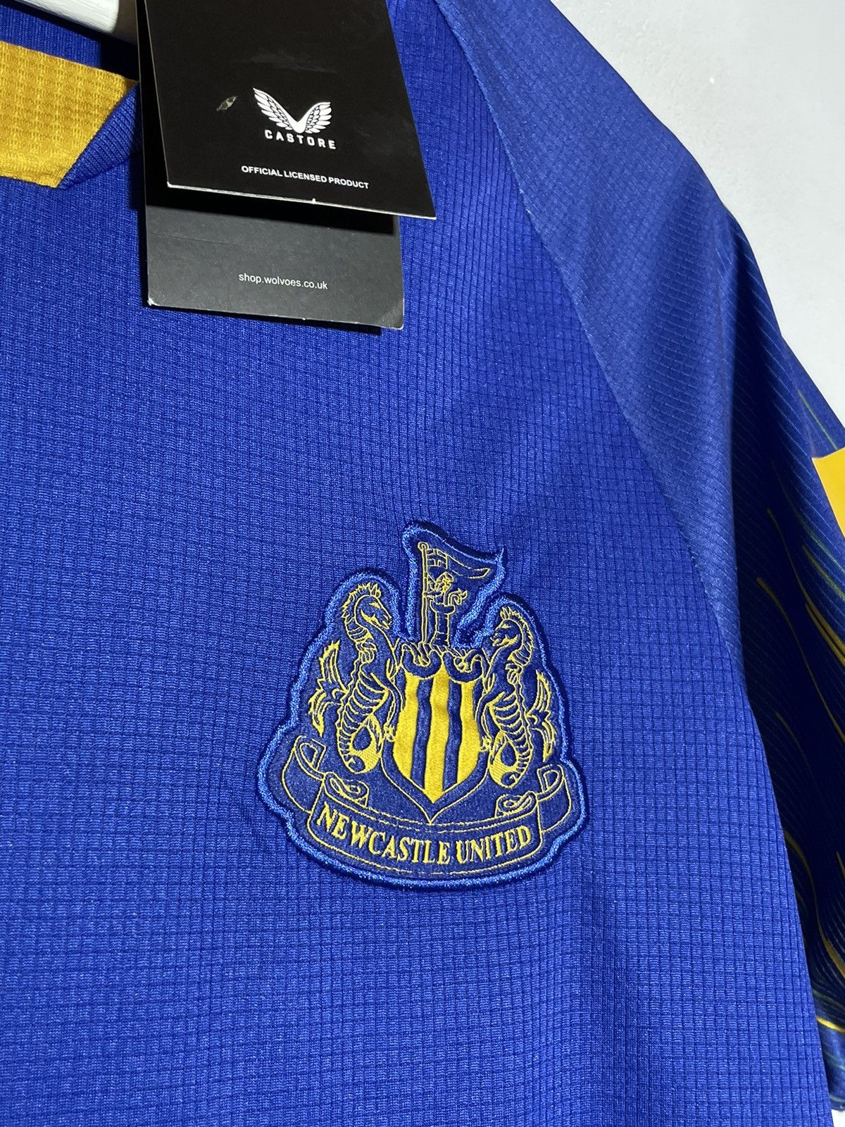 Castore NWT Newcastle United Castore 2022/23 Away Football Shirt Size US S / EU 44-46 / 1 - 8 Thumbnail
