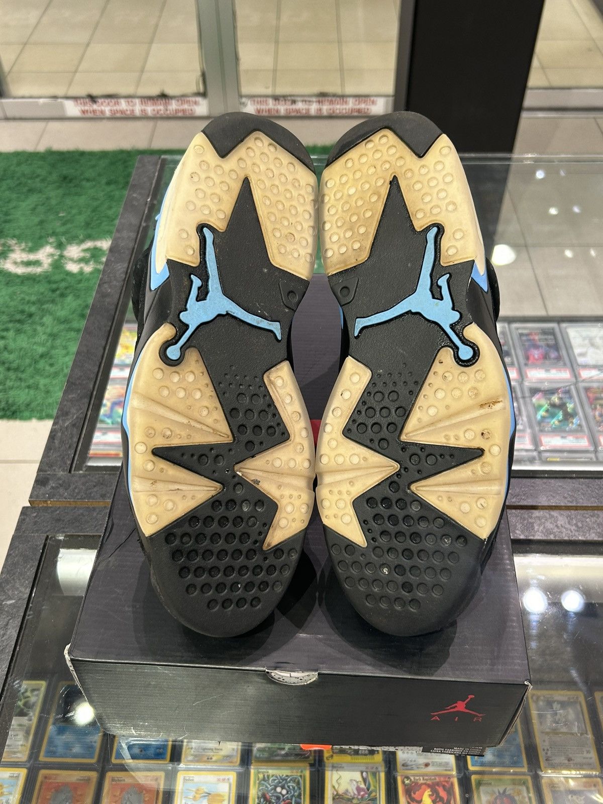 Jordan Brand Jordan 6 UNC 2015 Size US 12 / EU 45 - 9 Thumbnail