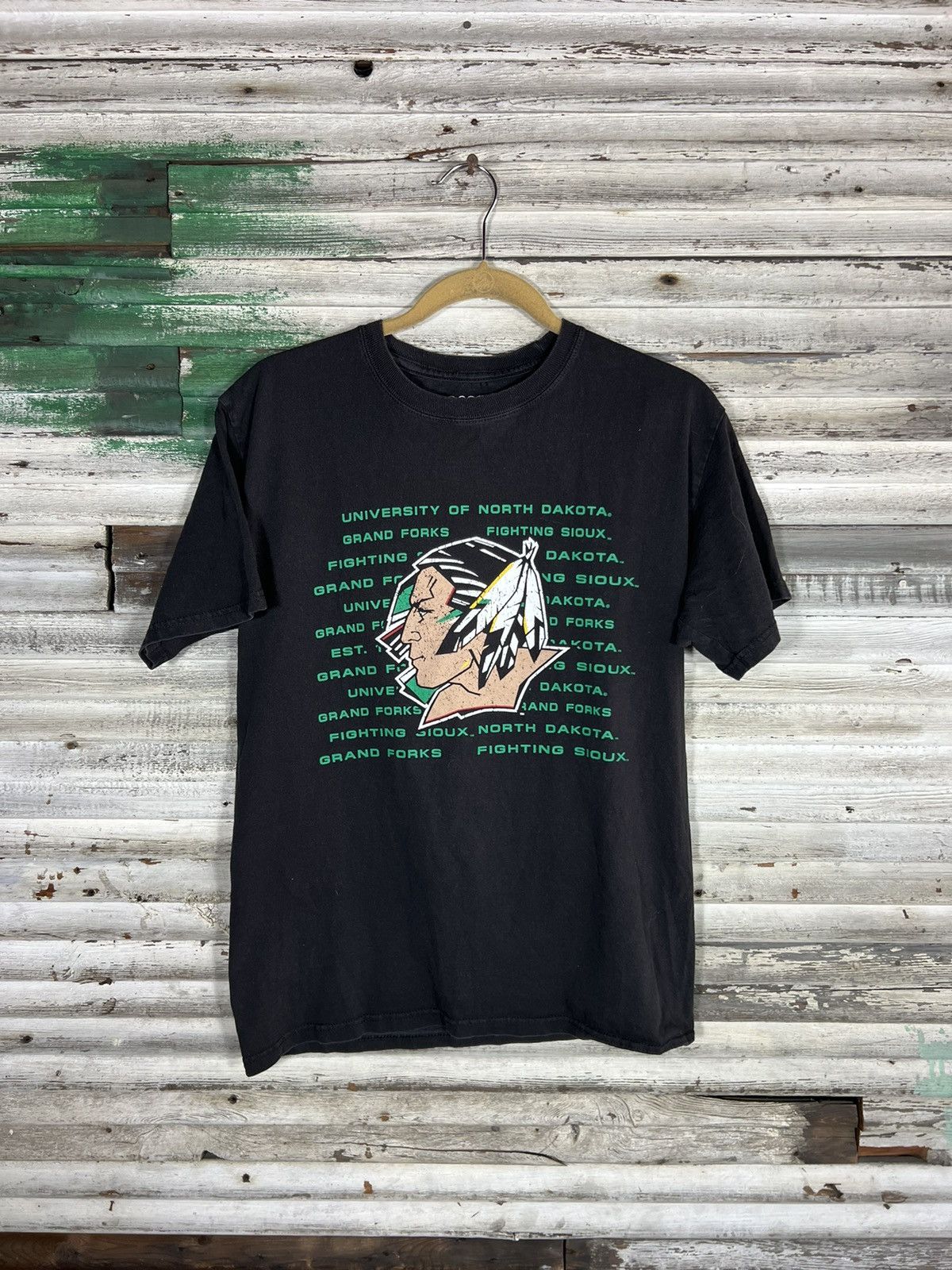 Other North Dakota Fighting Sioux Shirt Size US M / EU 48-50 / 2 - 1 Thumbnail