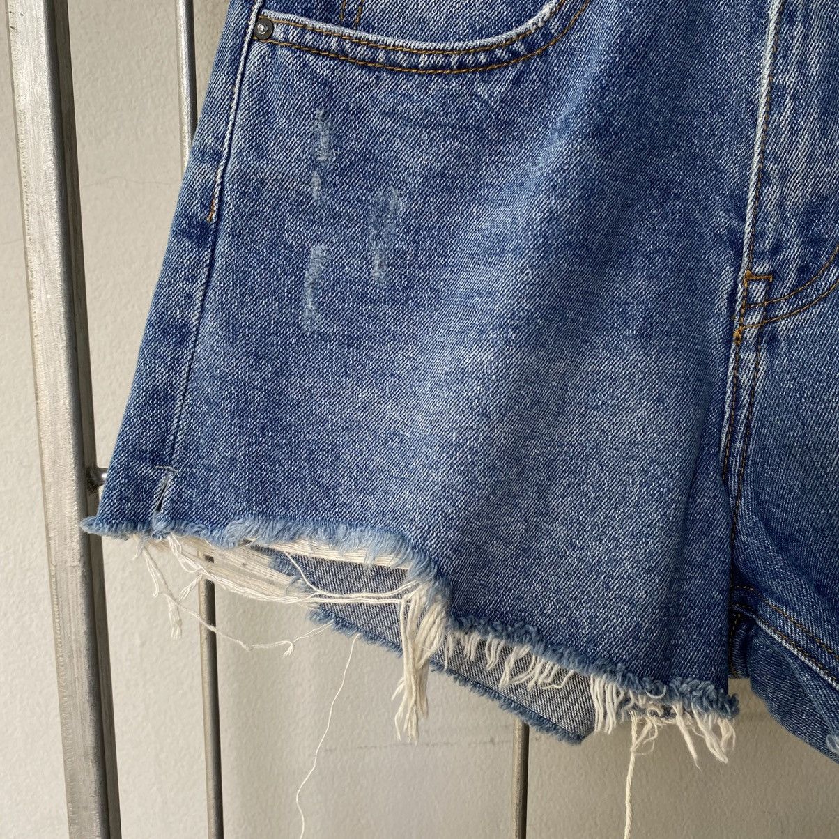 Alexander Wang ALEXANDER WANG High-Waisted Jean Shorts Size 29" - 4 Thumbnail