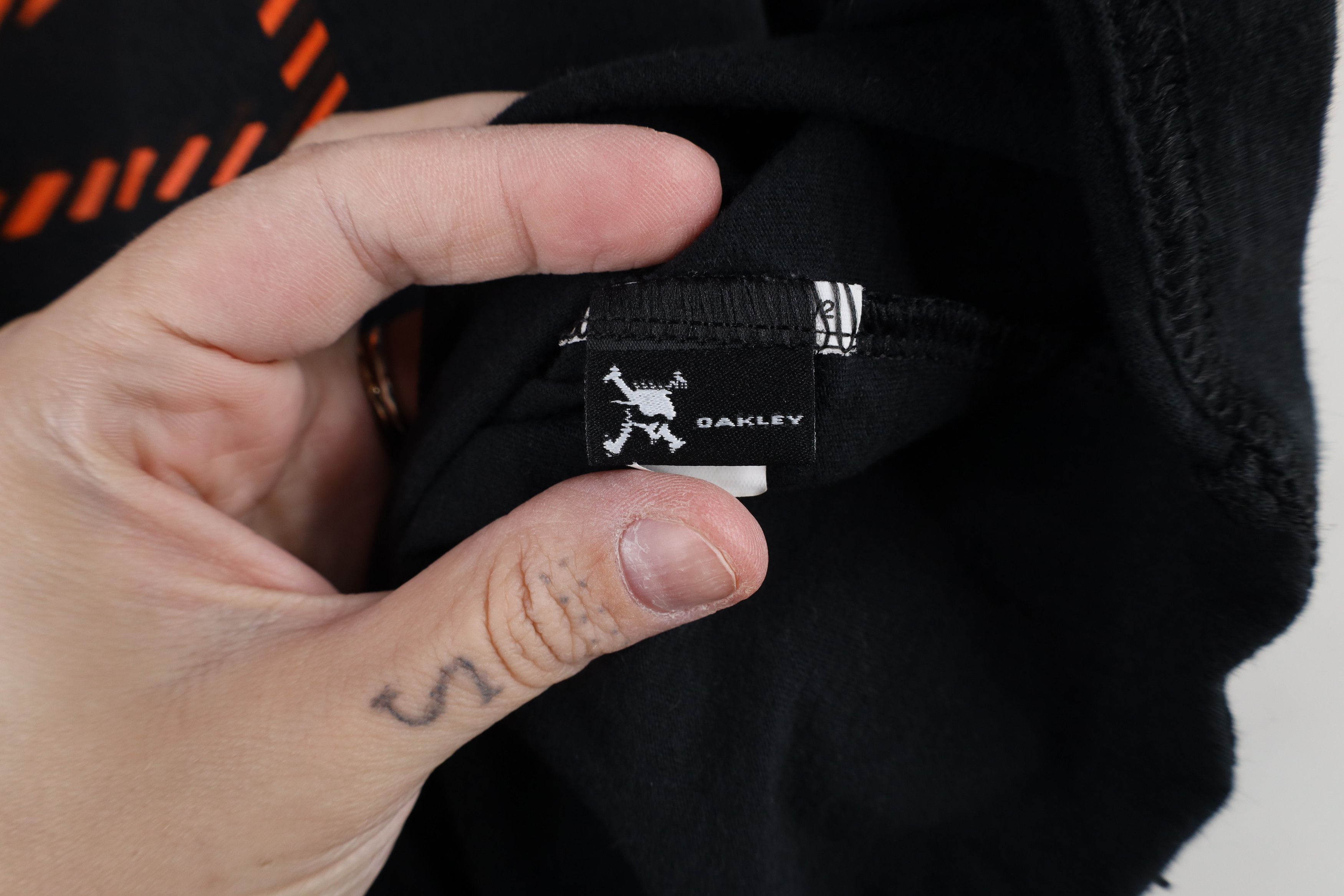 Oakley × Vintage Vintage Oakley Faded Big O Logo Short Sleeve T-Shirt Black Size US M / EU 48-50 / 2 - 7 Thumbnail