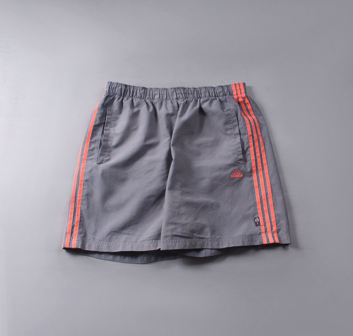 Adidas Adidas Vintage 90s Originals Shorts Nylon Grey Rare L Size US 34 / EU 50 - 1 Thumbnail