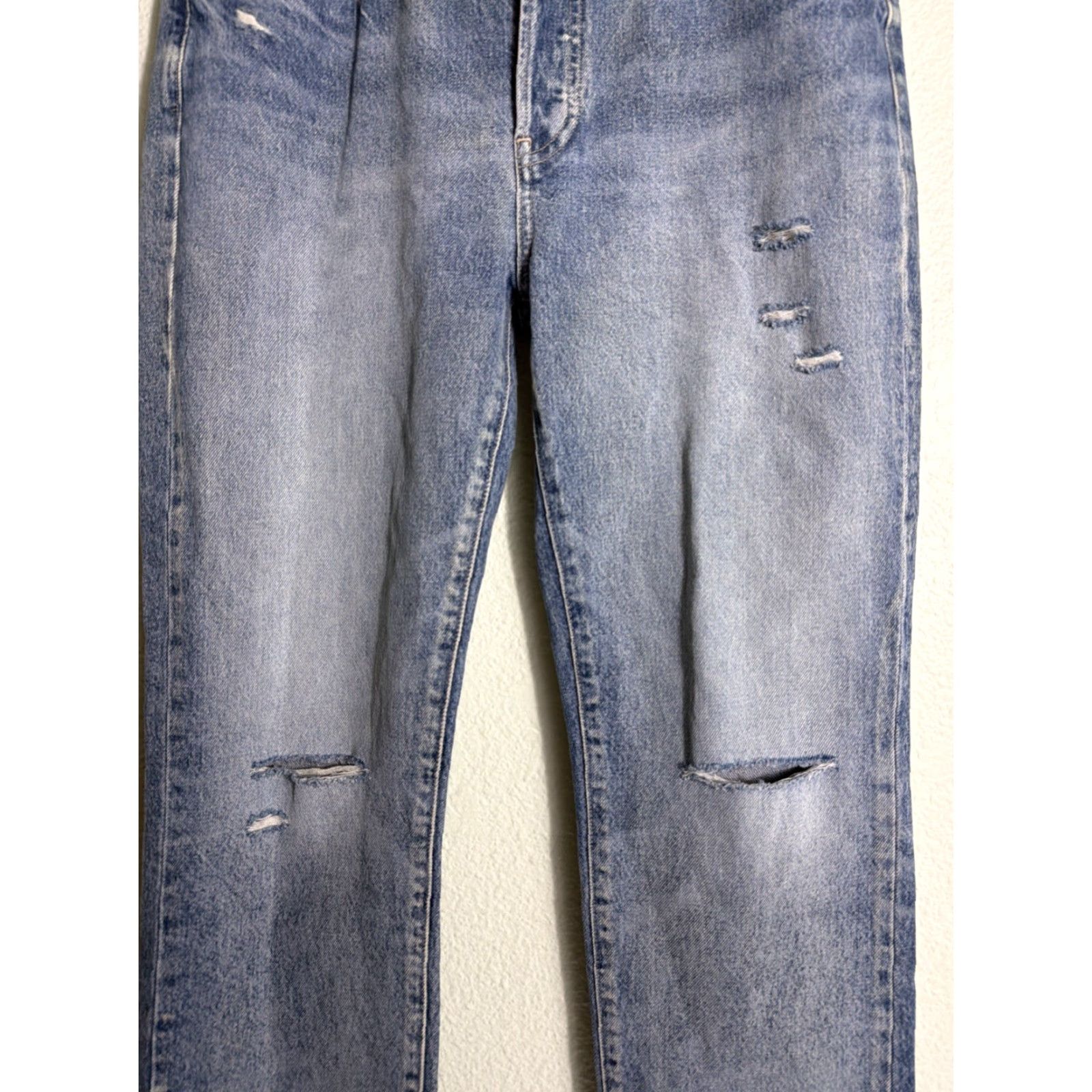 Gap VINTAGE? Gap Denim Women’s 10 Boyfriend Jeans Light Wash Distressed 34x26 Size 32" / US 10 / IT 46 - 3 Thumbnail