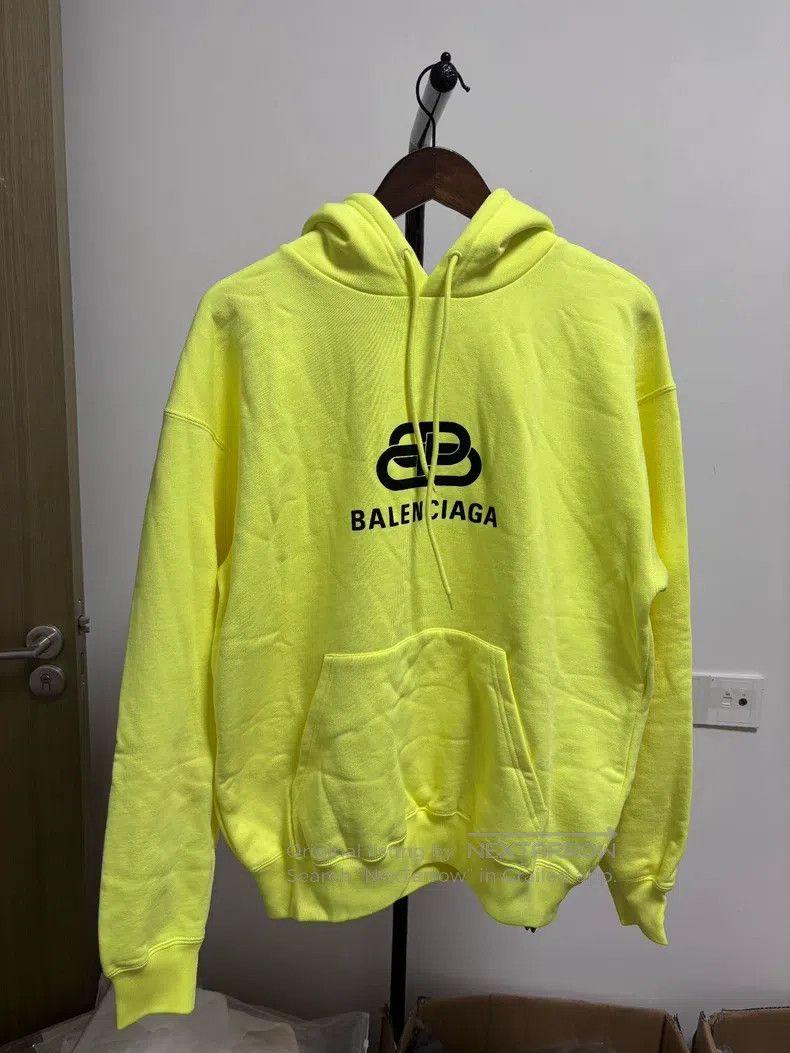 Balenciaga Balenciaga Neon Yellow Hooded Sweatshirt Size US S / EU 44-46 / 1 - 1 Thumbnail