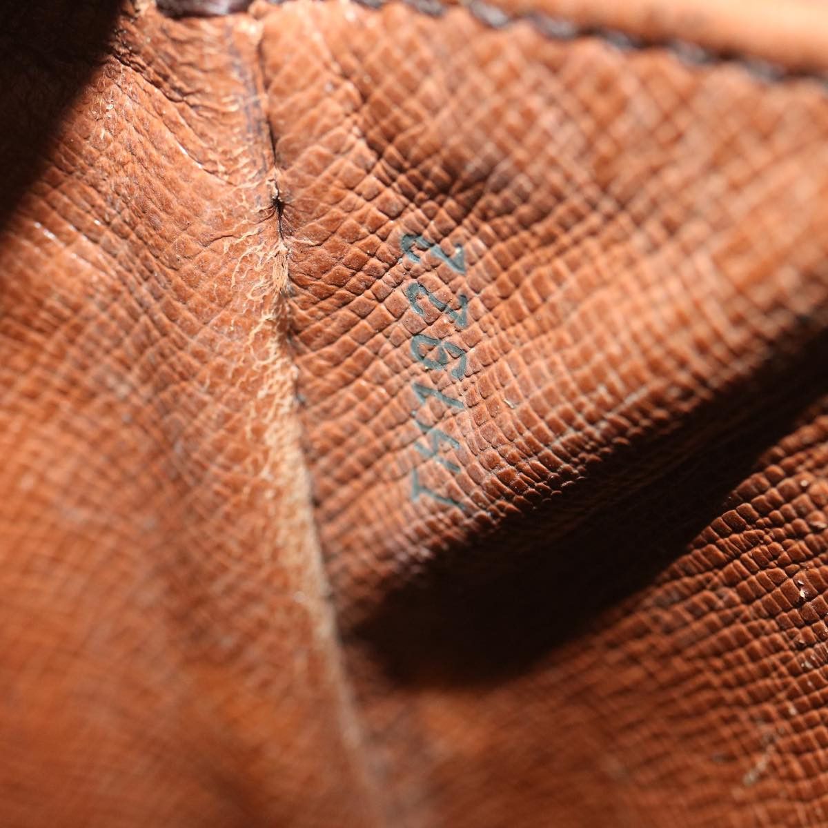 Louis Vuitton LOUIS VUITTON Monogram Saint Cloud GM Shoulder Bag M51242 Size ONE SIZE - 12 Thumbnail