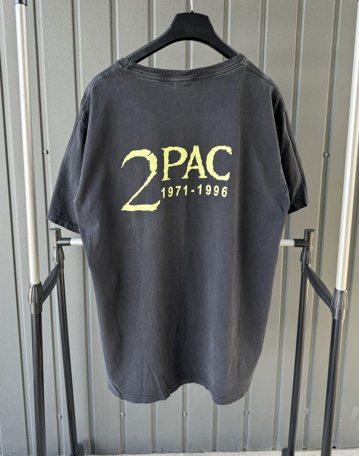 Band Tees × Rap Tees × Vintage Vintage 2 PAC Shakur Marijuana T Shirt Rap tee Size US XL / EU 56 / 4 - 2 Thumbnail
