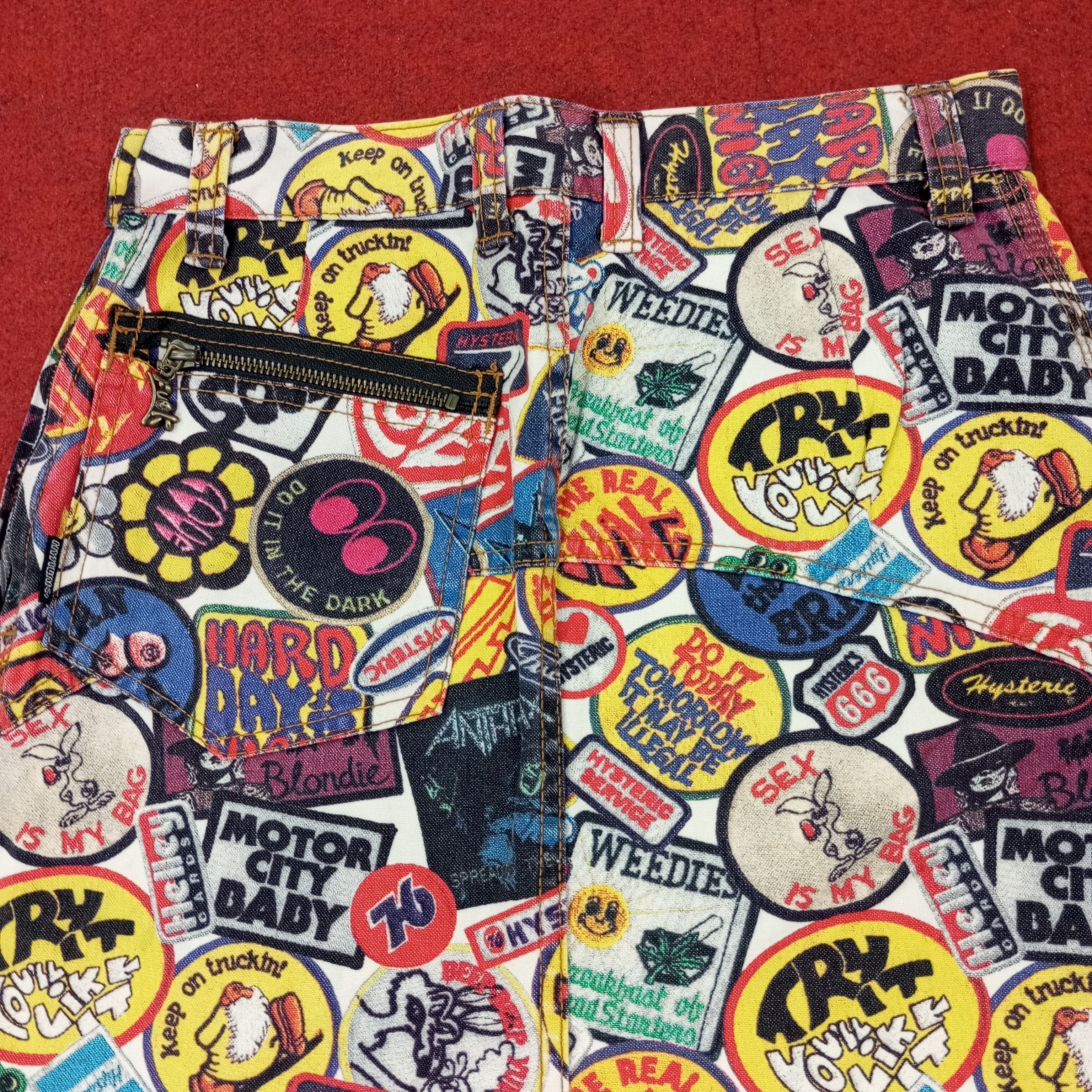 Hysteric Glamour Hysteric Glamour Fullprint Design Fashion Skirt c235n15 Size 26" / US 2 / IT 38 - 5 Thumbnail