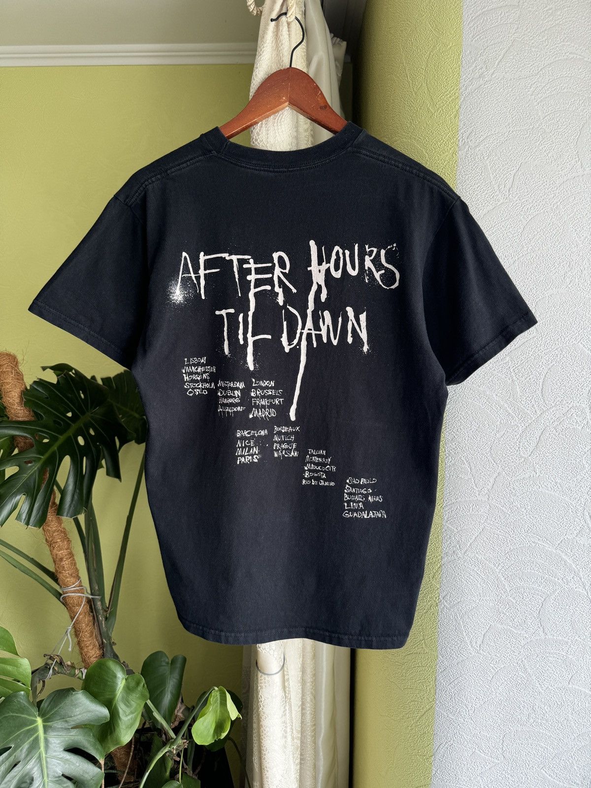 The Weeknd The Weekend After Hours Til Dawn 2023 Tour T-Shirt Size US M / EU 48-50 / 2 - 3 Thumbnail
