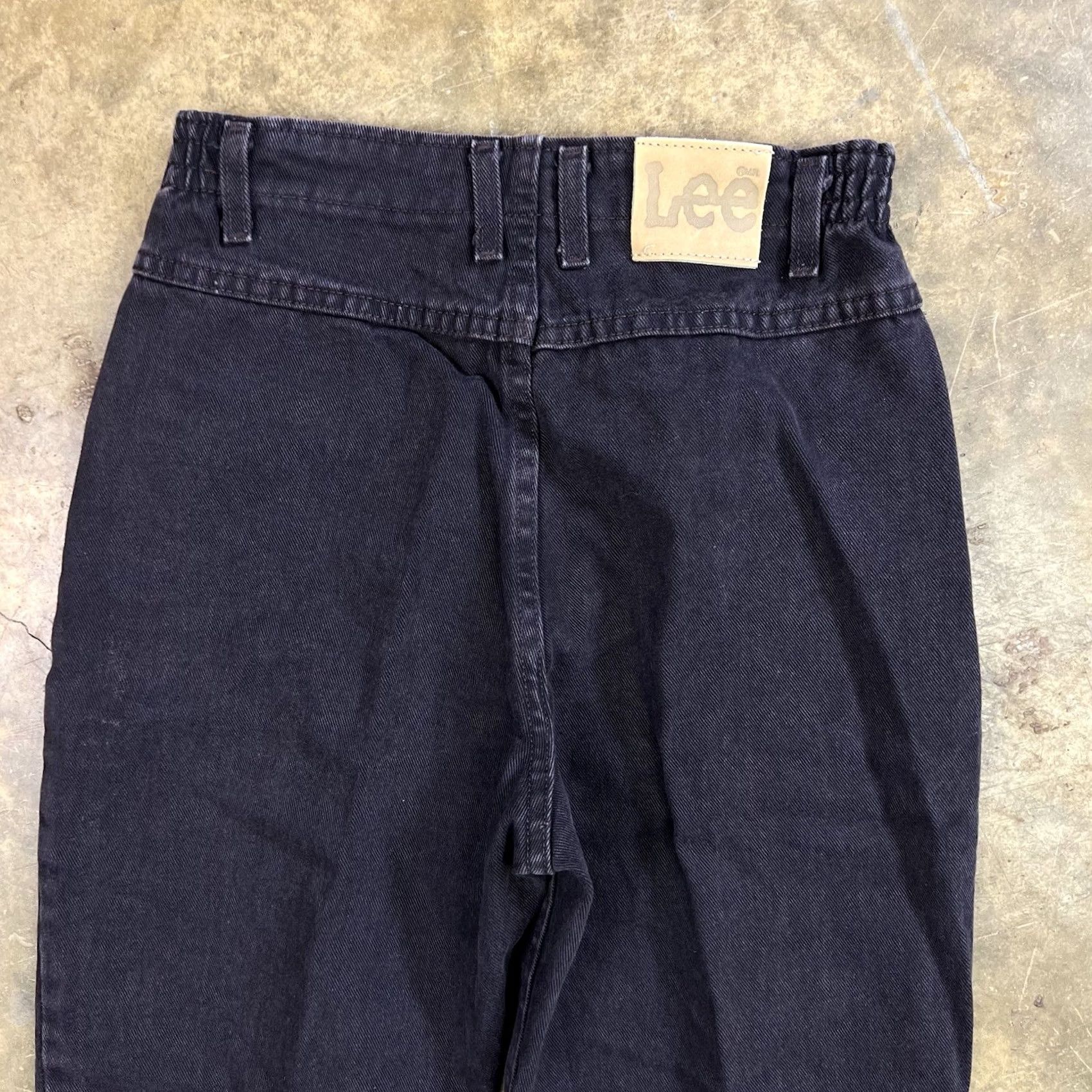 Lee VINTAGE Lee Jeans Womens Denim High Waist 90s Tapered Regular Fit 26x27 Dark Brown Cotton Made USA Size 26" / US 2 / IT 38 - 7 Thumbnail