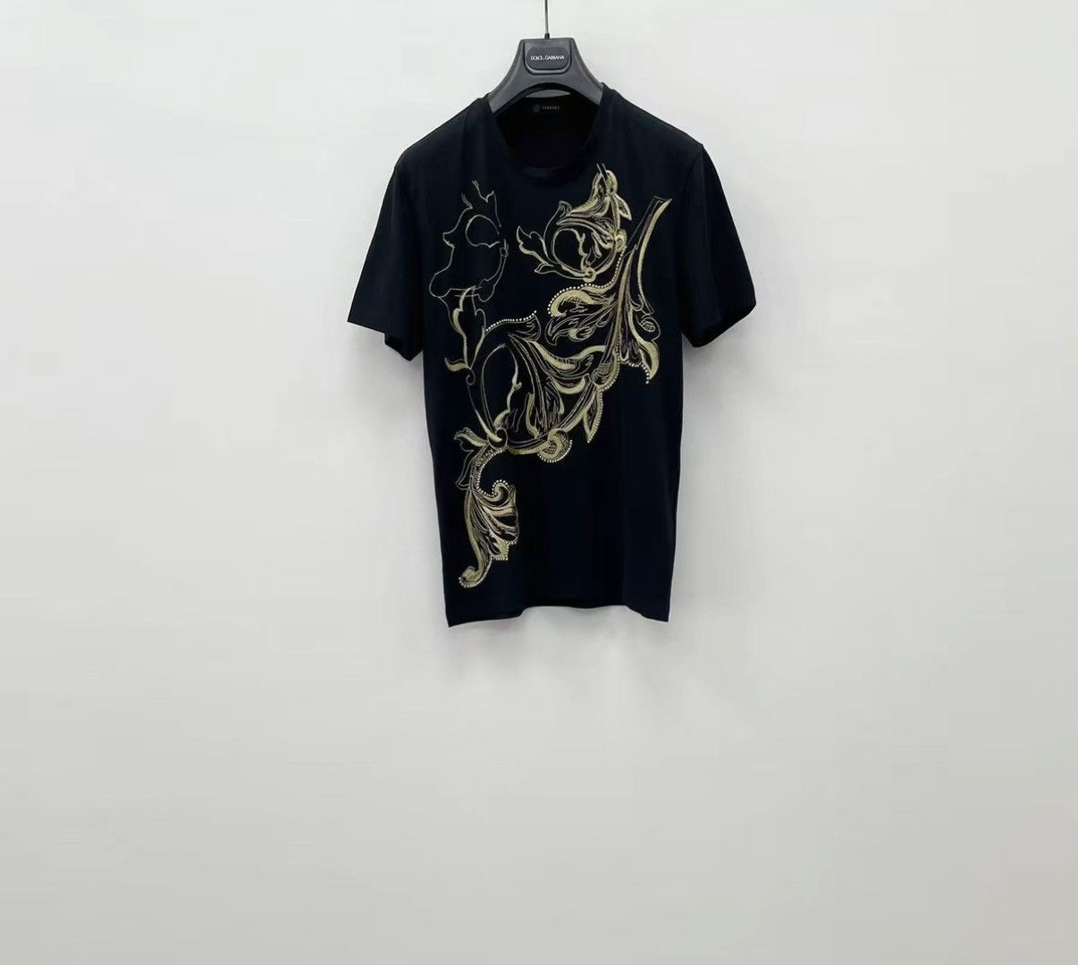 Versace VERSACE Mainline Heavy Embroidered Short Sleeve T-shirt J30 Size US S / EU 44-46 / 1 - 1 Thumbnail
