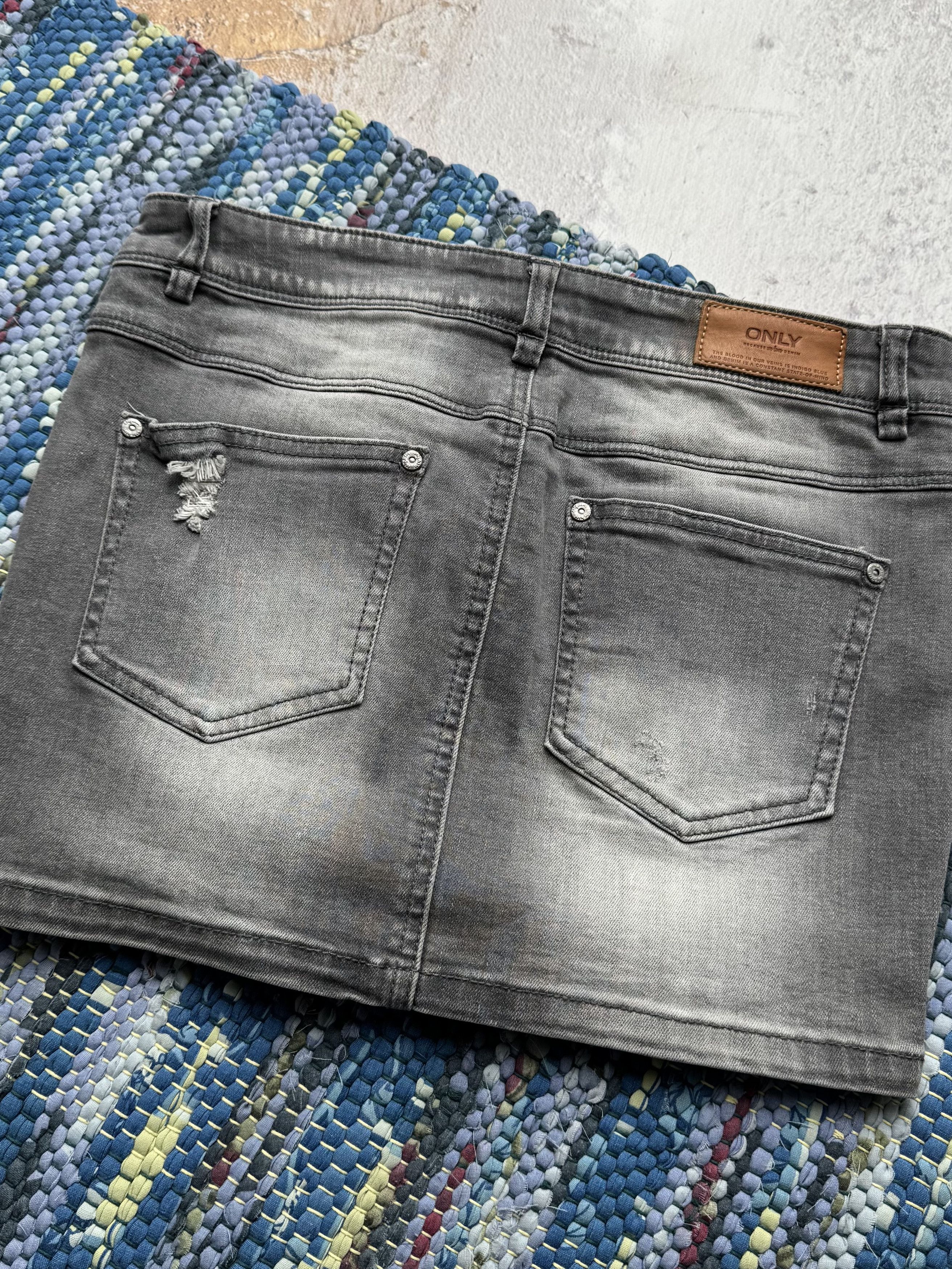 Vintage Vintage Grey Denim Mini Distressed Y2K Jean Skirt Low Rise Size 27" / US 4 / IT 40 - 6 Thumbnail