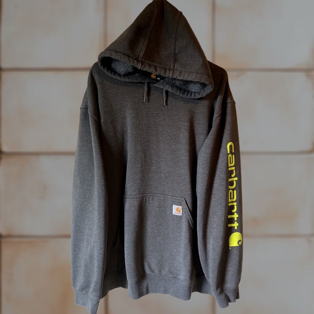 Carhartt VINTAGE Carhartt Hoodie Men’s 2XL Pullover J2001 Logo On Sleeve Gray Cotton Polyester Knit Sweatshirt Shirt Mens 2XL Hooded Outdoor 90s Style Size US XXL / EU 58 / 5 - 1 Thumbnail