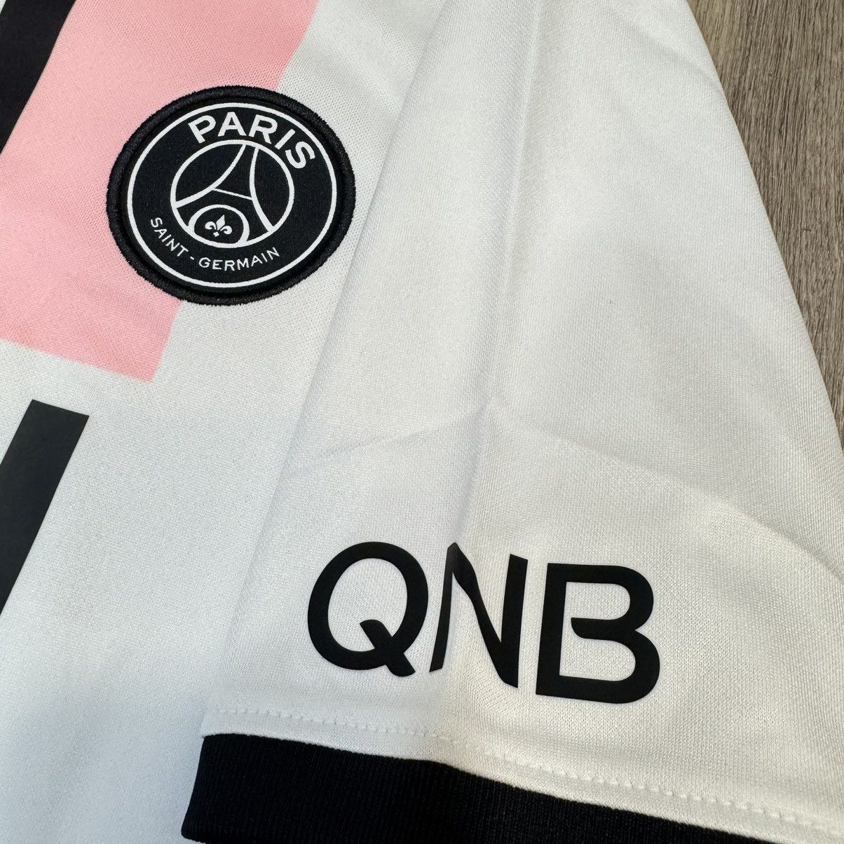 Nike (Youth size)PSG 21/22 away shirt #10 Neymar (Bnwt) Size US XXS / EU 40 - 7 Thumbnail