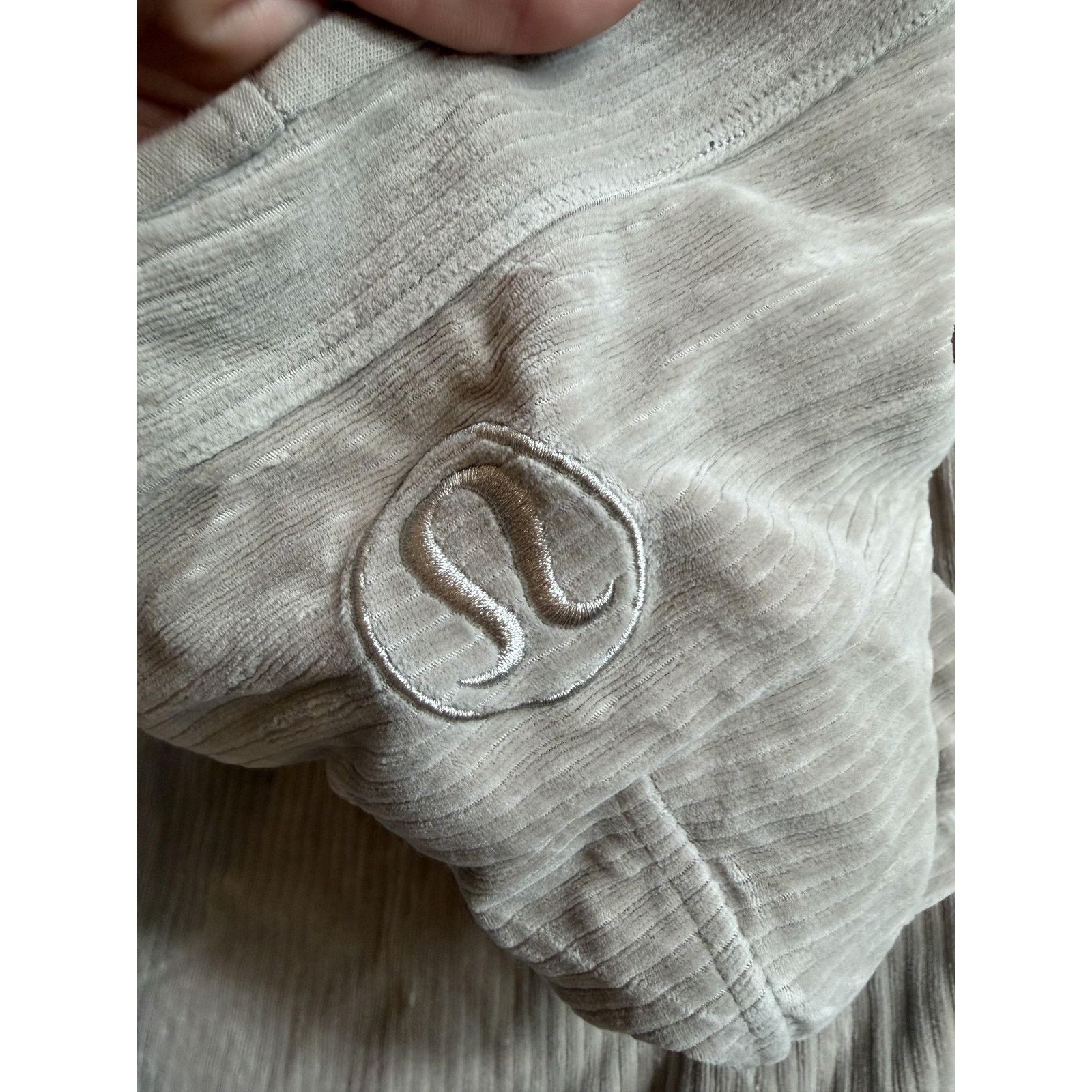 Lululemon Lululemon Womens Cropped Hoodie Sweatshirt M/L Size L / US 10 / IT 46 - 5 Thumbnail