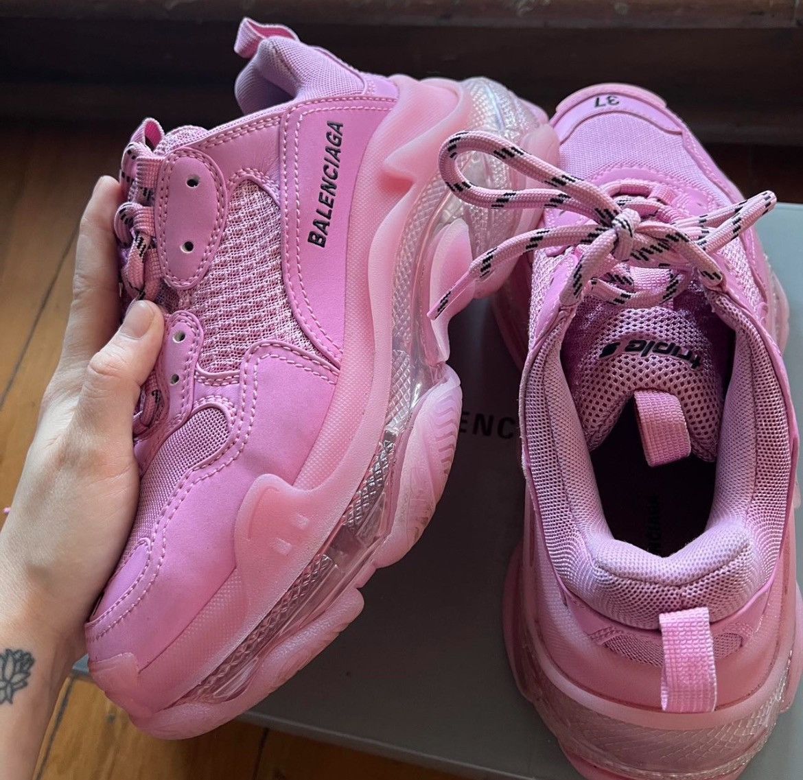 Balenciaga triple s clear sole pink best sale