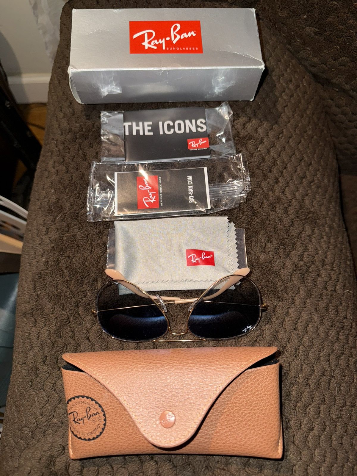 RayBan RayBan Aviator Gold Sunglasses RB3025 w/ box, case & cloth Size ONE SIZE - 1 Thumbnail