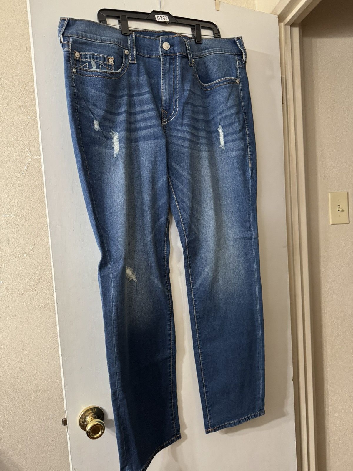 True Religion True Religion distressed denim jeans Size US 40 / EU 56 - 1 Thumbnail