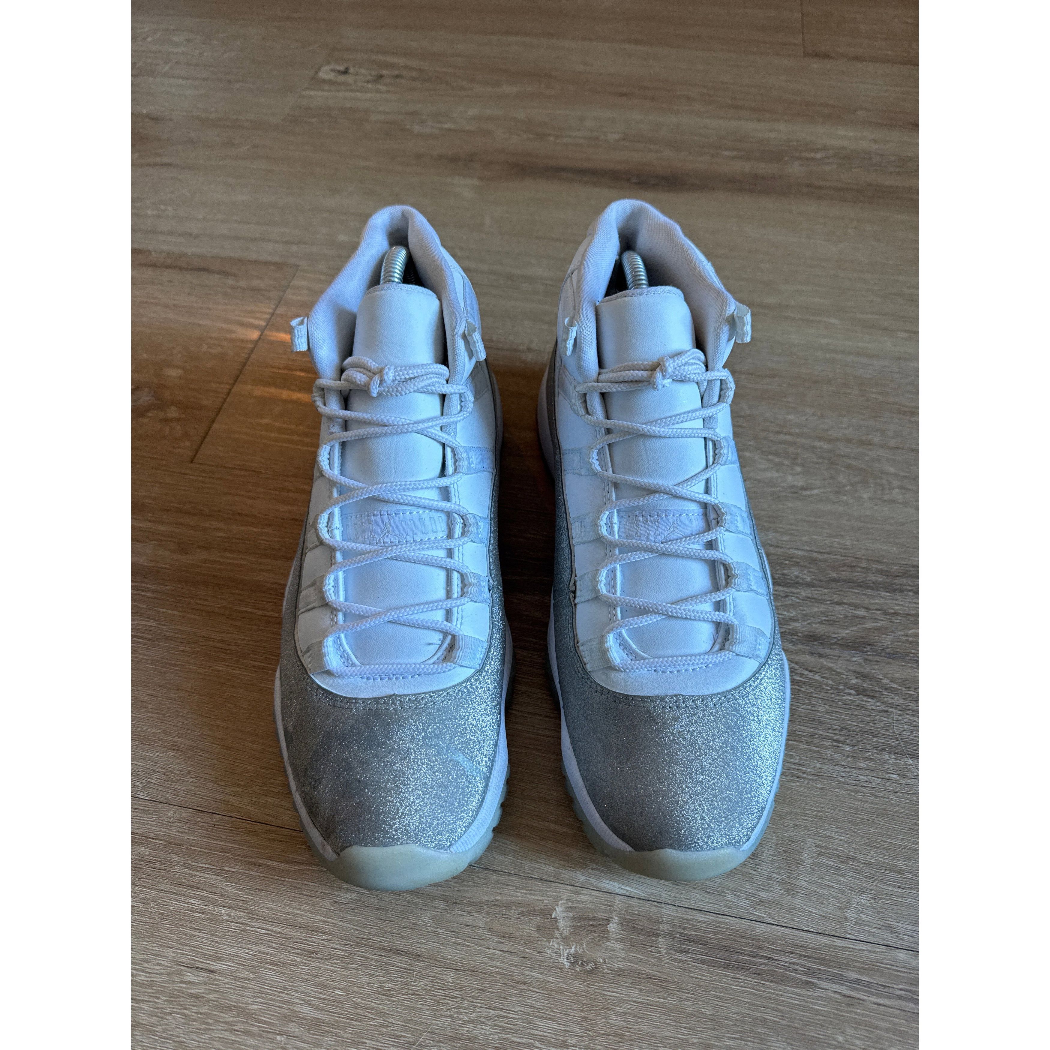 Jordan Brand Jordan Retro 11 Women’s White Metallic Silver Vast Grey Size US 9.5 / IT 39.5 - 4 Thumbnail