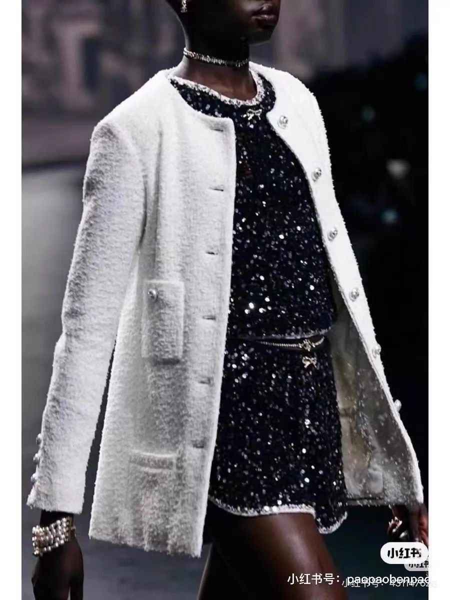 Chanel Chanel 23S White Tweed 4-Pocket CC Crystal Button Jacket 36 Size XS / US 0-2 / IT 36-38 - 6 Thumbnail