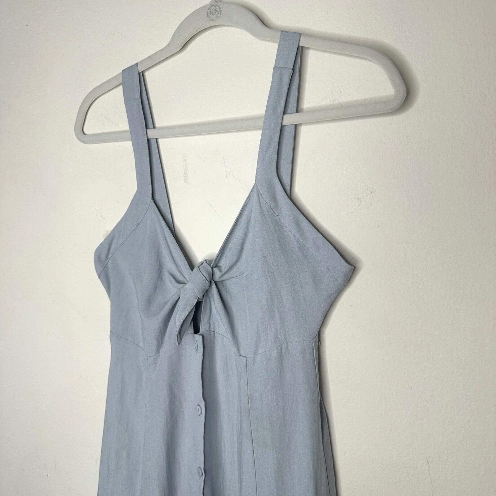 ASTR The Label ASTR The Label Light Blue Denim Linen Tie Front Midi Dress M Size M / US 6-8 / IT 42-44 - 2 Thumbnail