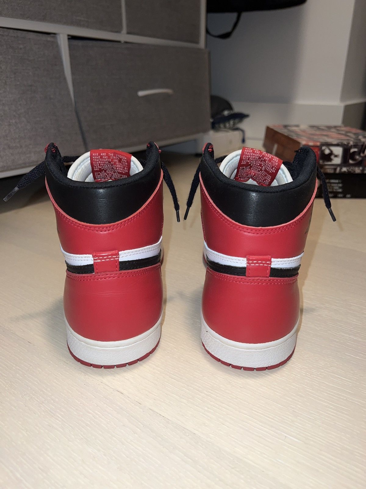 Nike 1994 Air Jordan 1 Retro High Chicago Size US 10.5 / EU 43-44 - 10 Thumbnail