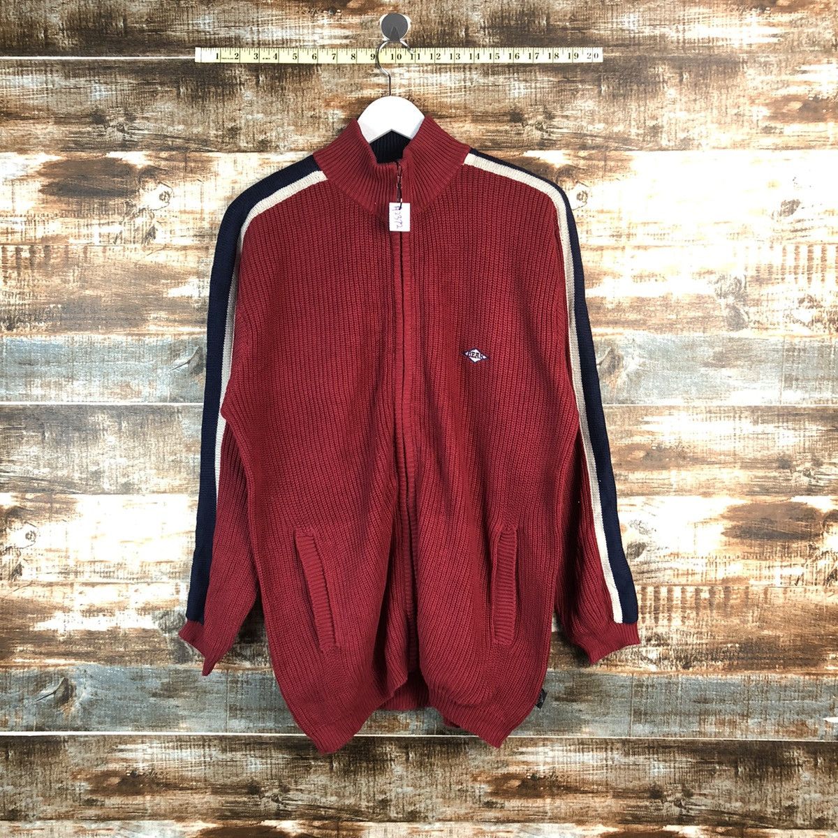 Vintage Bear Red surf sweater Sweatshirt #A2372 Size US M / EU 48-50 / 2 - 1 Thumbnail