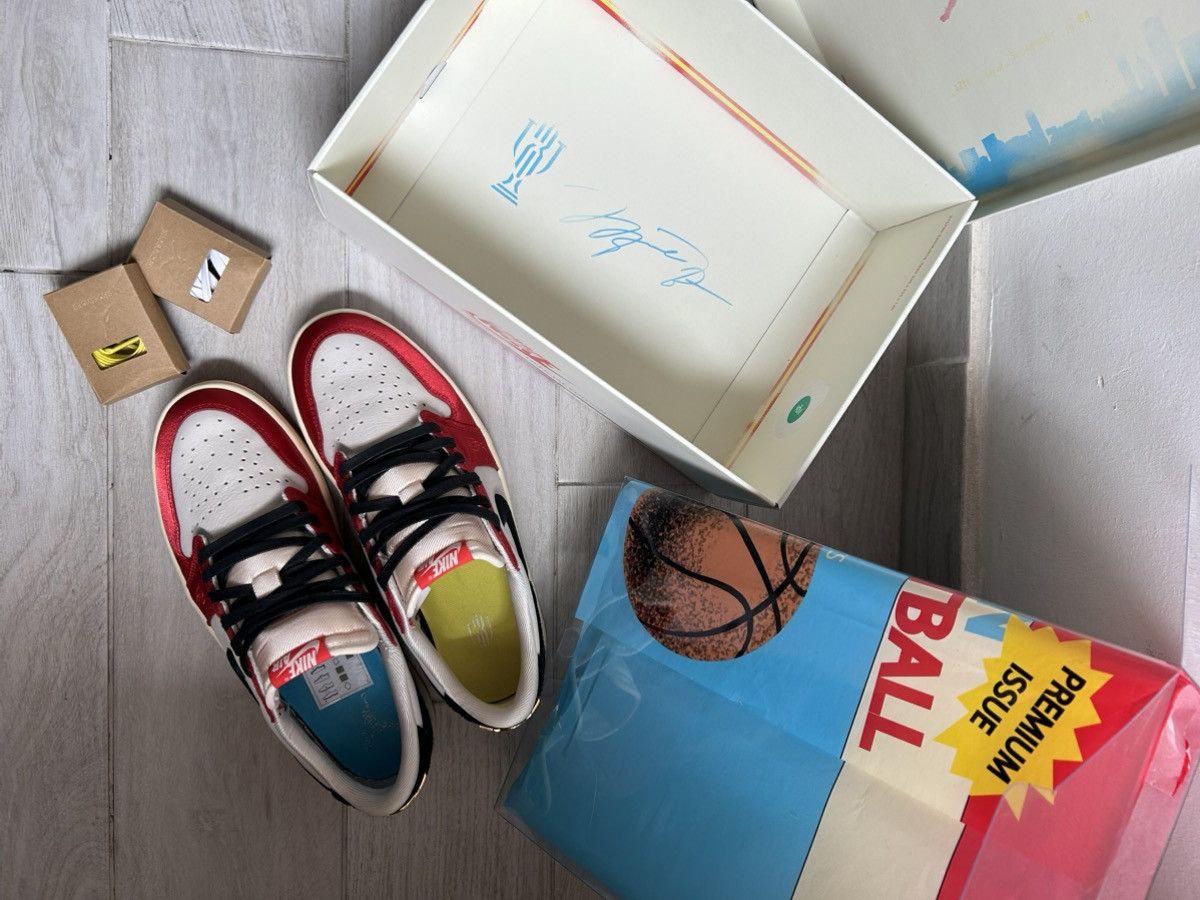 Jordan Brand Jordan 1 Low OG Trophy Room “Away” Size US 10 / EU 43 - 11 Thumbnail