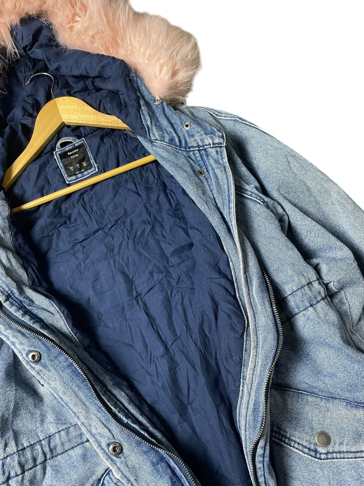 Bershka × Vintage Vintage BERSHKA Fur Hooded Denim Jacket (98) Size US S / EU 44-46 / 1 - 8 Thumbnail