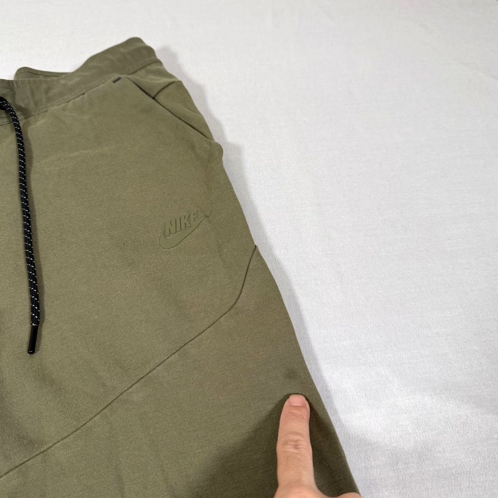 Nike Nike Tech Fleece Jogger Pants Men Small Green Athletic Slim Knit with Pockets Elastic Waist Size US 29 - 4 Thumbnail