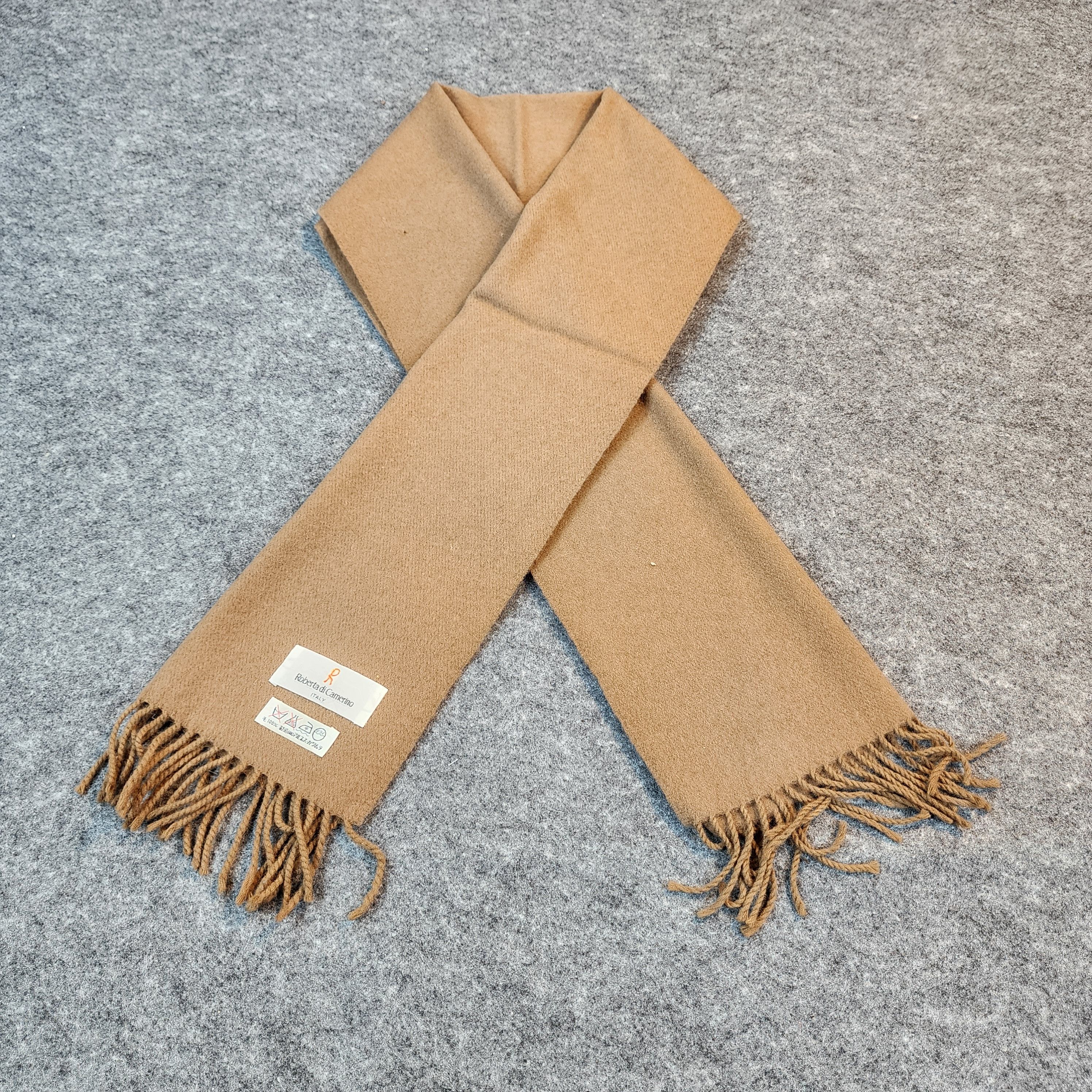 Roberta di Camerino × Vintage Roberta Di Camerino Scarf / Muffler / Neckwear DZ039 Size ONE SIZE - 1 Thumbnail
