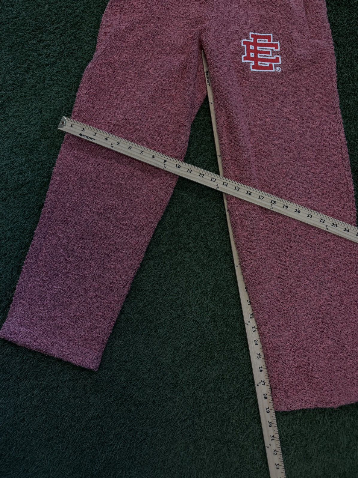 Eric Emanuel Eric Emanuel FW21 Pink/Red Boucle Sweatpants Size (M) Size US 31 - 9 Thumbnail