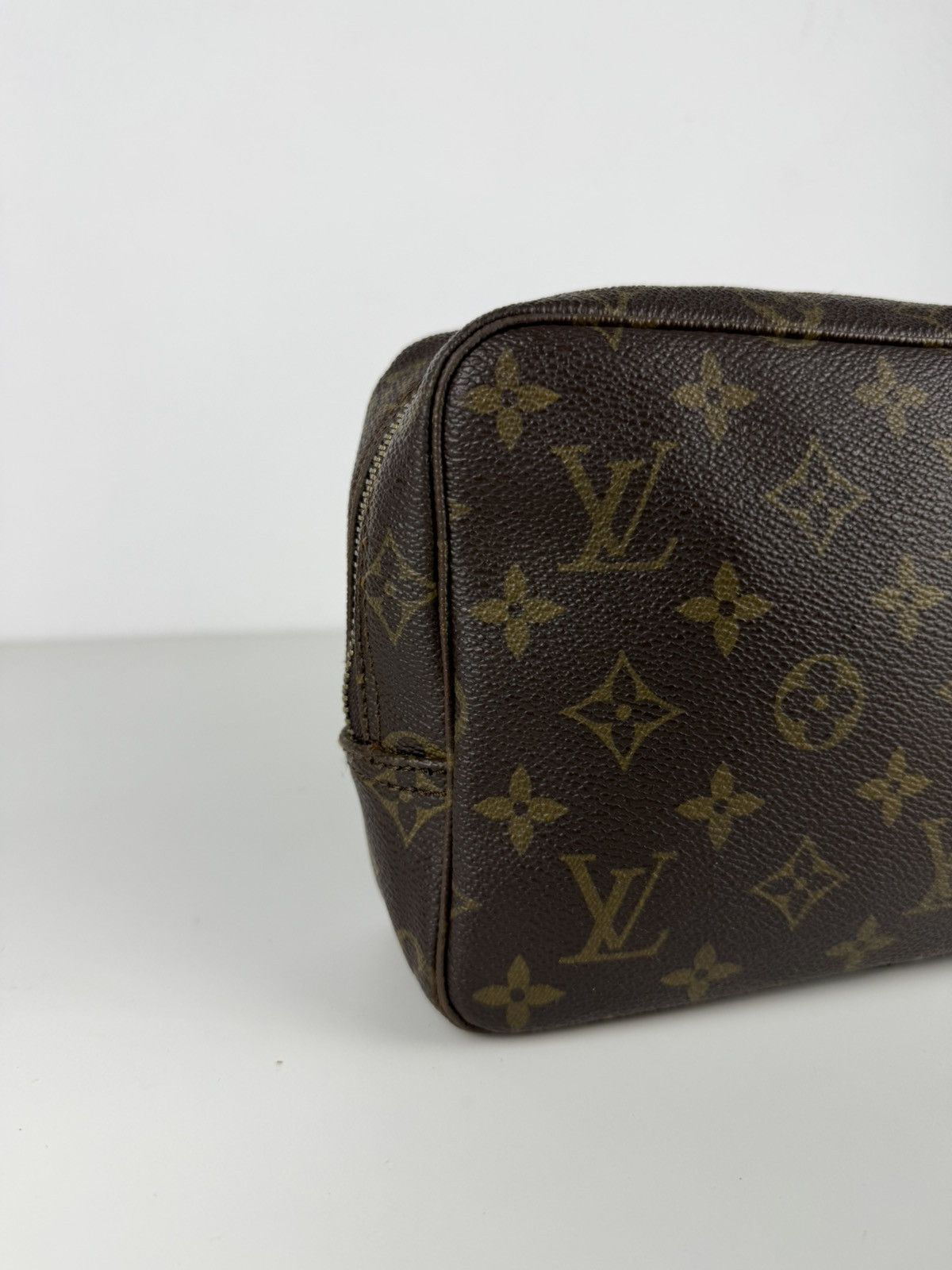 Louis Vuitton Vintage 80s Louis Vuitton monogram trousse 23 toiletry bag Size ONE SIZE - 9 Thumbnail