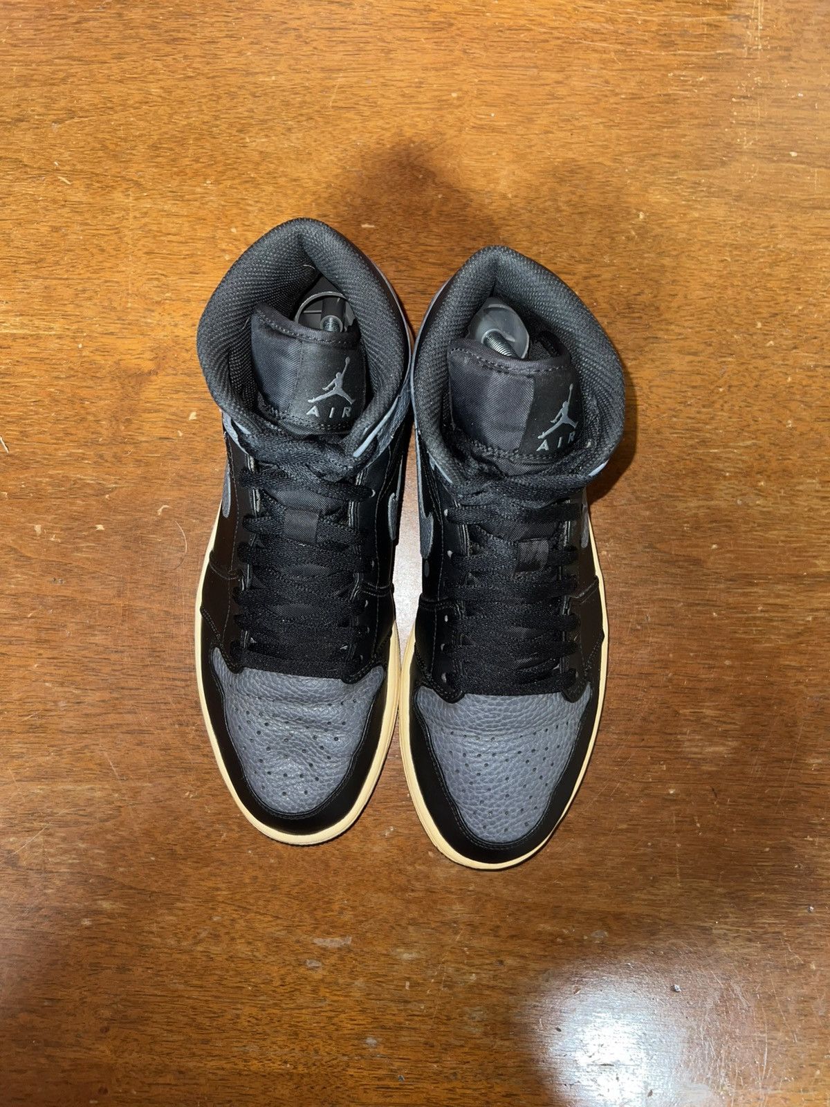 Nike Air Jordan 1 Mid Dark Grey size 9 Size US 9 / EU 42 - 3 Thumbnail