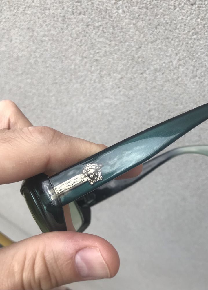 Versace Vintage Versace Medusa Logo Sunglasses Size ONE SIZE - 3 Thumbnail